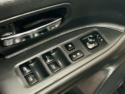 Used 2018 Mitsubishi Outlander ES FWD image 17