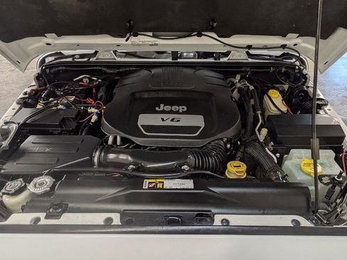 Used 2016 Jeep Wrangler Unlimited Rubicon AWD/4WD image 39