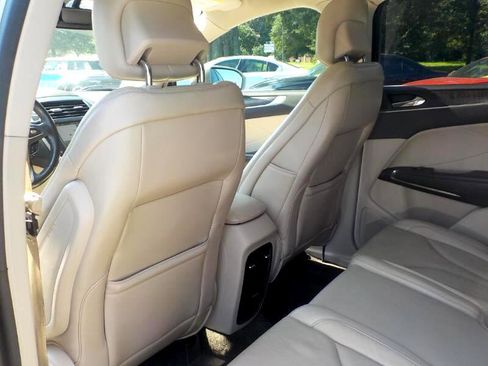 Used 2017 Lincoln MKC Reserve image 30