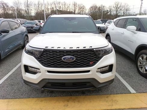 Used 2023 Ford Explorer ST w/ Equipment Group 401A image 2