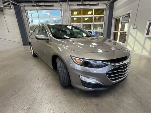 Used 2020 Chevrolet Malibu LT image 7
