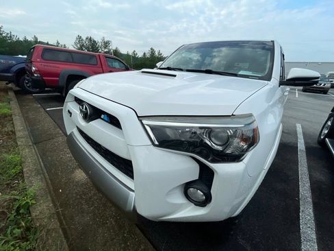 Used 2015 Toyota 4Runner Trail Premium AWD/4WD image 2