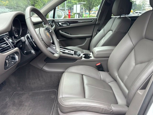Used 2025 Porsche Macan AWD/4WD image 20