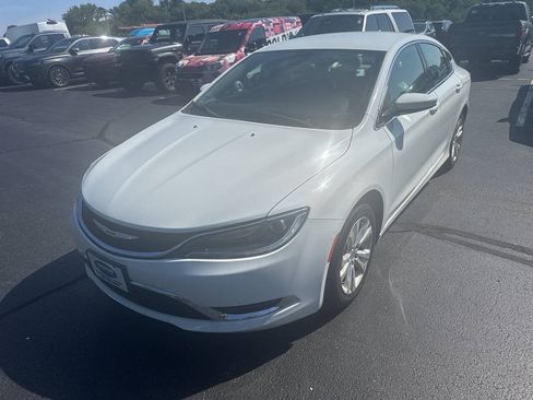 Used 2017 Chrysler 200 Limited Platinum FWD image 1