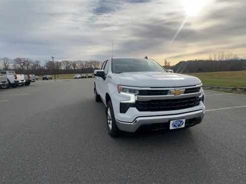 New 2026 Chevrolet Silverado 1500 LT image 3