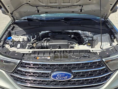 Used 2020 Ford Explorer XLT w/ Equipment Group 202A AWD/4WD image 21