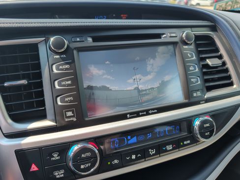Used 2019 Toyota Highlander Limited AWD/4WD image 23