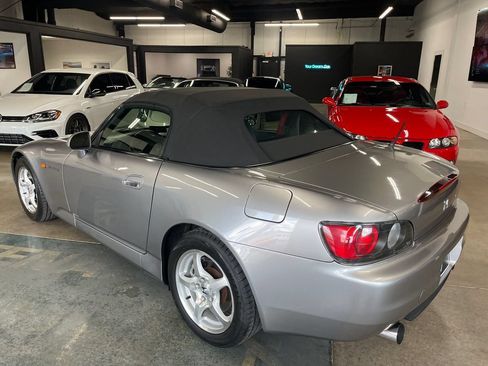 Used 2001 Honda S2000 image 9