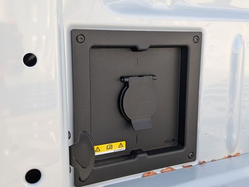 New 2025 Ford F150 XLT w/ Equipment Group 302A MID image 9