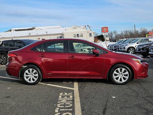 Used 2025 Toyota Corolla LE image 7