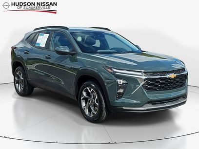 Used 2025 Chevrolet Trax LT