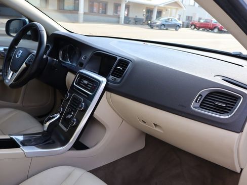 Used 2015 Volvo S60 T5 Premier image 17