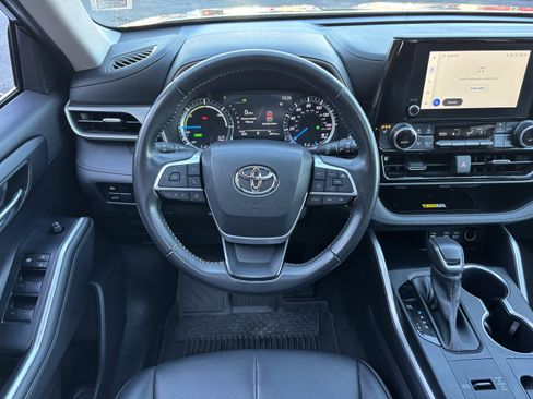 Used 2023 Toyota Highlander XLE image 21