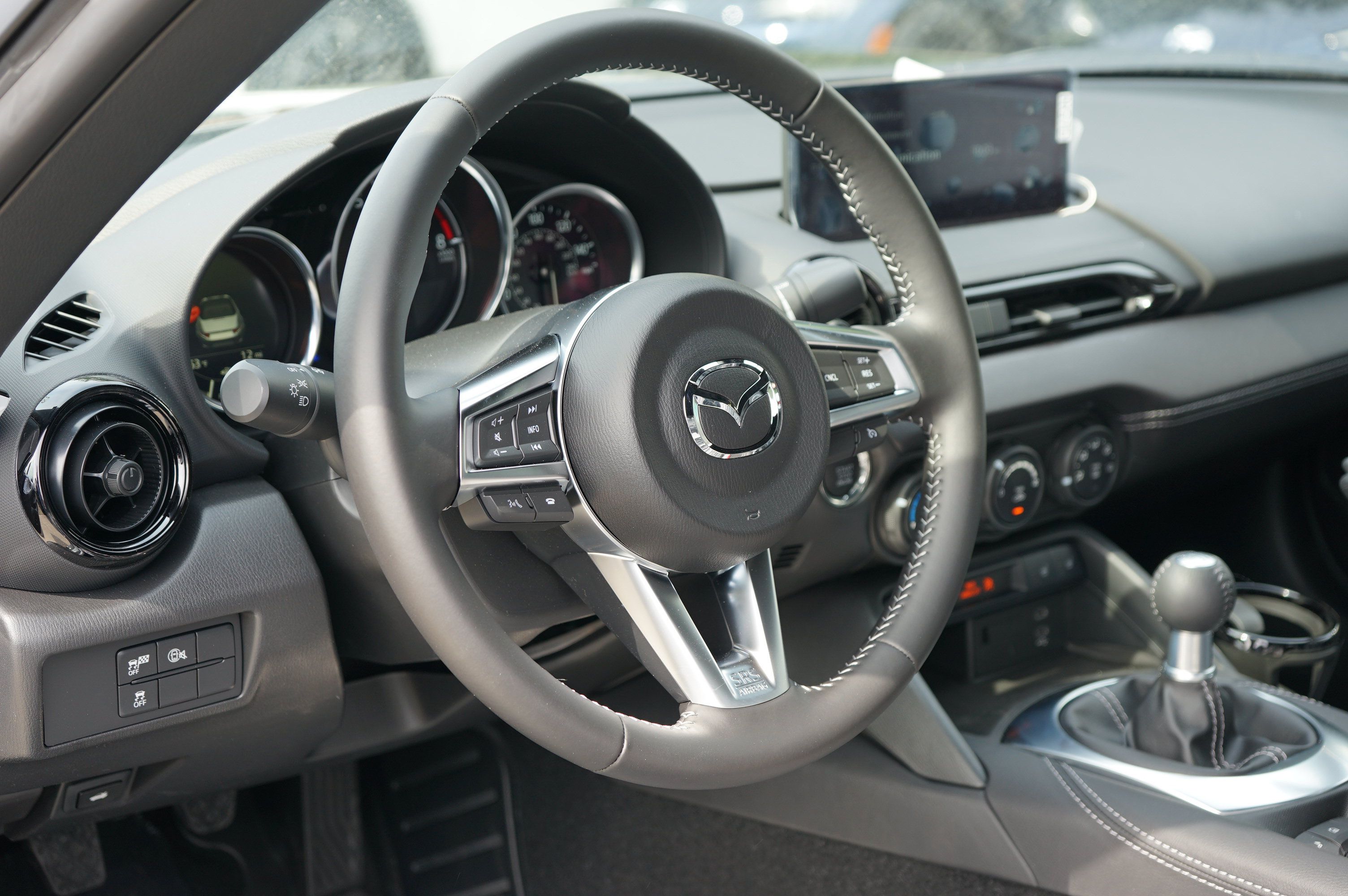 New 2026 MAZDA MX-5 Miata Club w/ Interior Package RWD image 11