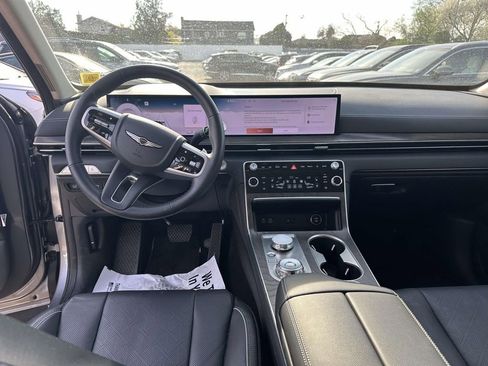 Certified 2026 Genesis GV80 2.5T Advanced AWD/4WD image 19
