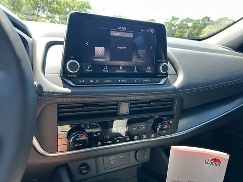 New 2026 Nissan Rogue SV w/ Cold Weather Package FWD image 31
