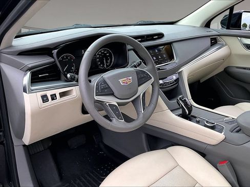 Used 2022 Cadillac XT5 Premium Luxury FWD image 13