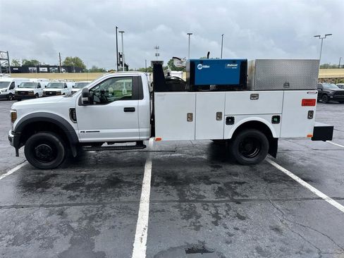 Used 2019 Ford F550 4x4 Regular Cab Super Duty image 6