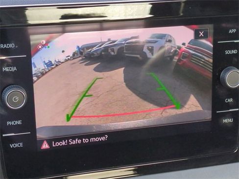 Used 2025 Volkswagen Jetta SE image 25