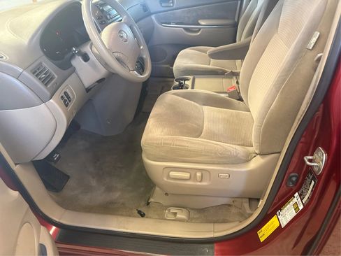 Used 2008 Toyota Sienna LE FWD image 10