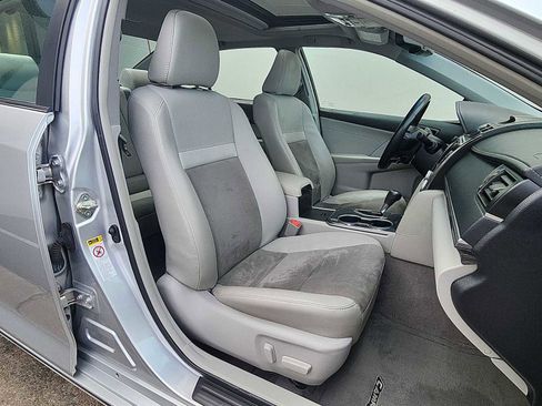 Used 2013 Toyota Camry XLE image 27