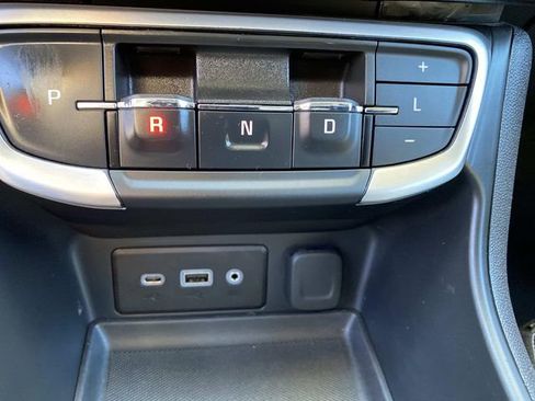 Used 2024 GMC Terrain SLE image 10