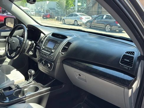 Used 2014 Kia Sorento LX FWD image 22