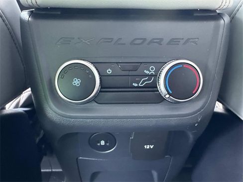 New 2025 Ford Explorer Active w/ Active Comfort Package image 17