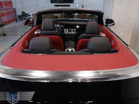 Used 2017 Rolls-Royce Dawn RWD image 16