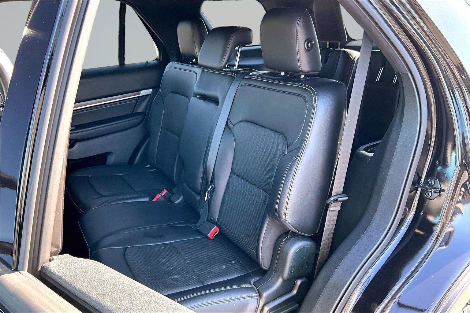 Used 2019 Ford Explorer Limited w/ Class II Trailer Tow Package AWD/4WD image 27