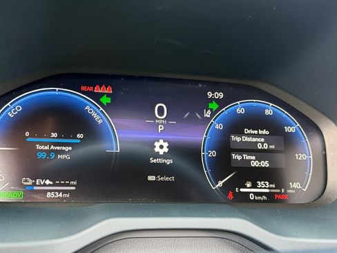 Used 2025 Toyota RAV4 XSE w/ Premium Package AWD/4WD image 25