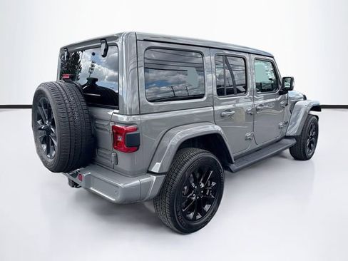 Used 2022 Jeep Wrangler Unlimited Sahara image 8