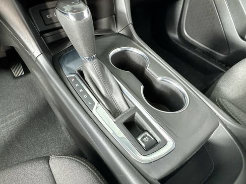 Used 2020 Chevrolet Equinox LT w/ LPO, Floor Liner Package FWD image 21