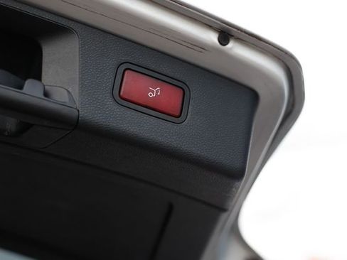 Used 2010 Mercedes-Benz GLK 350 2WD w/ Multimedia Pkg image 45