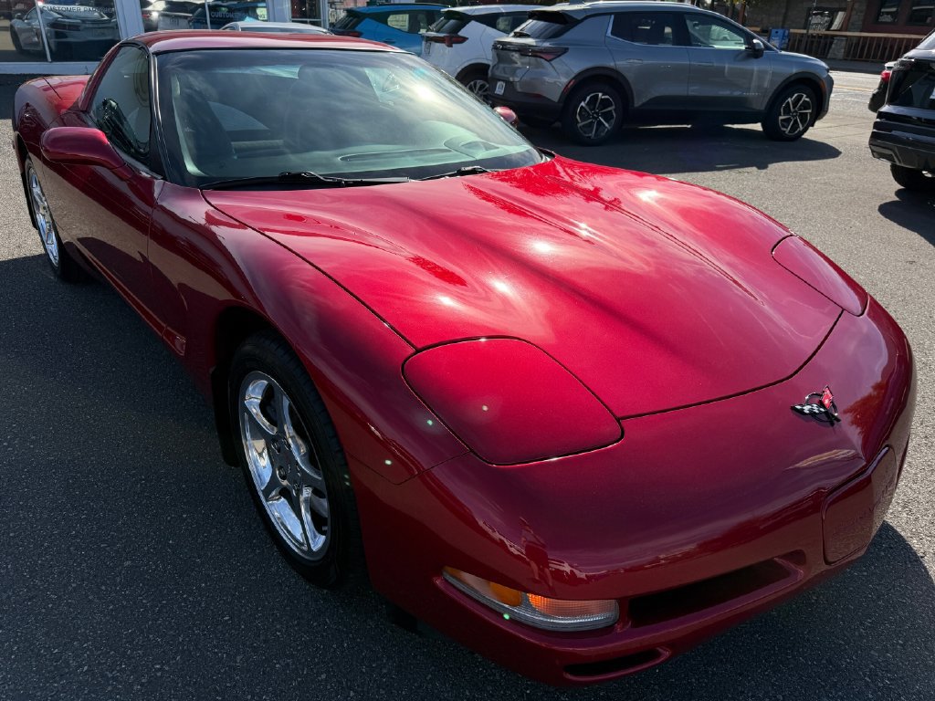 Used 2004 Chevrolet Corvette Coupe w/ Roof Package RWD image 4