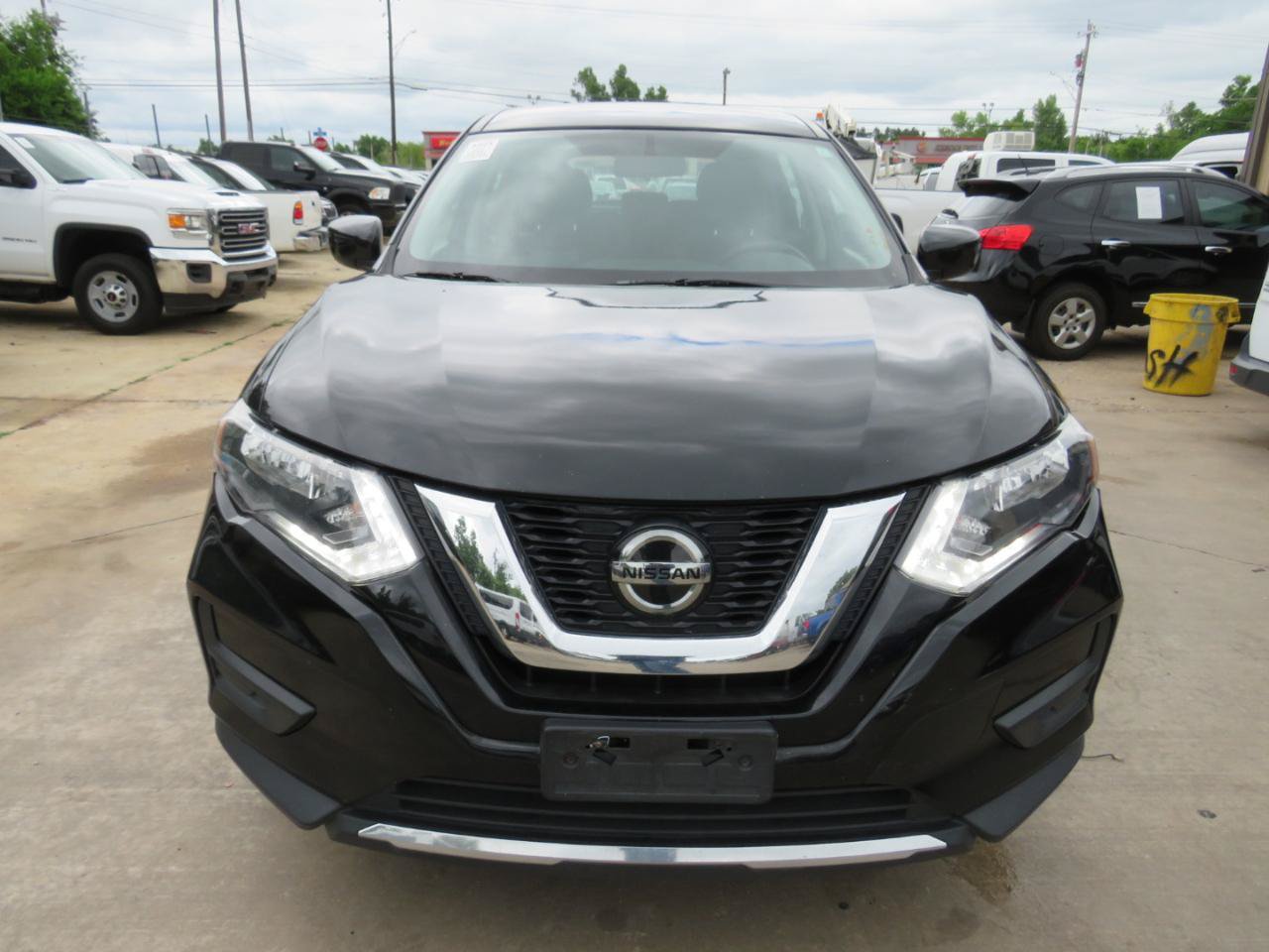 Used 2018 Nissan Rogue S FWD image 2