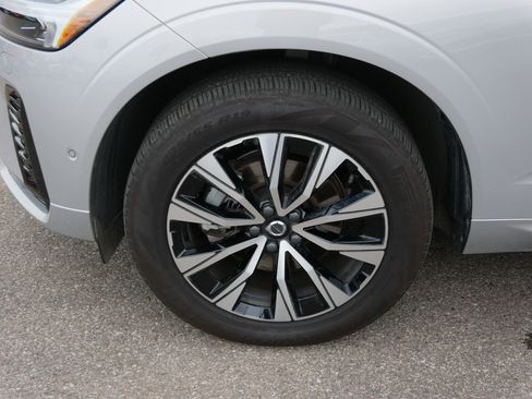 Certified 2025 Volvo XC60 B5 Plus w/ Climate Package AWD/4WD image 8