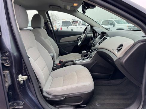 Used 2014 Chevrolet Cruze LT image 18