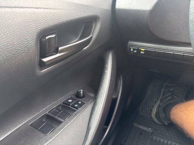 Used 2025 Toyota Corolla LE FWD image 14