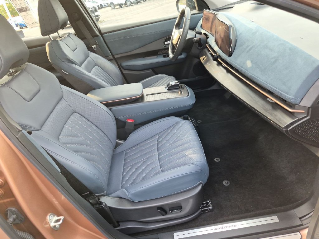 Used 2024 Nissan Ariya AWD image 32
