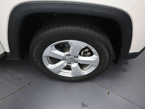 Used 2020 Jeep Compass Latitude w/ Cold Weather Group image 33