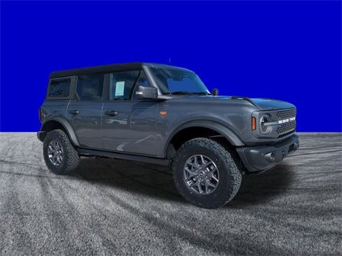 New 2025 Ford Bronco Badlands image 2