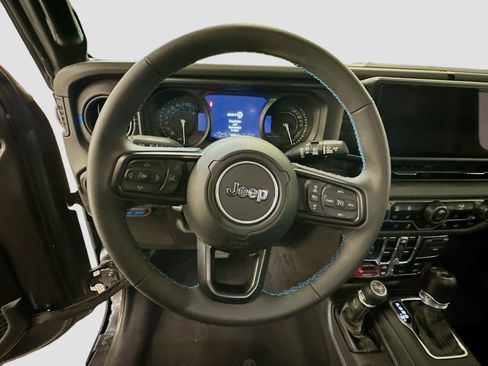 Used 2025 Jeep Wrangler Unlimited Rubicon 4xe w/ Safety Group image 18