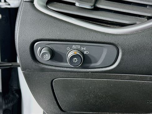 Used 2022 Chevrolet Malibu LT FWD image 17