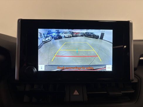Used 2023 Toyota RAV4 LE AWD/4WD image 23