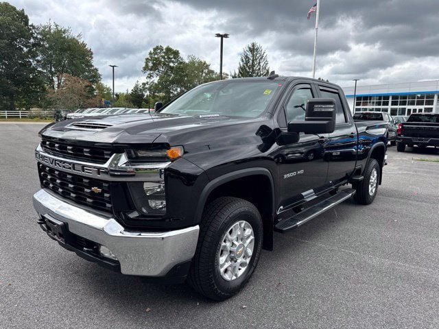 Used 2022 Chevrolet Silverado 3500 LT w/ Convenience Package AWD/4WD image 2