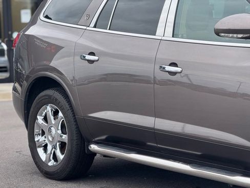 Used 2010 Buick Enclave CXL image 5