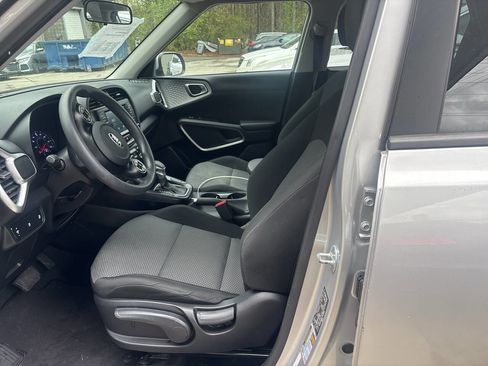 Used 2020 Kia Soul LX image 9
