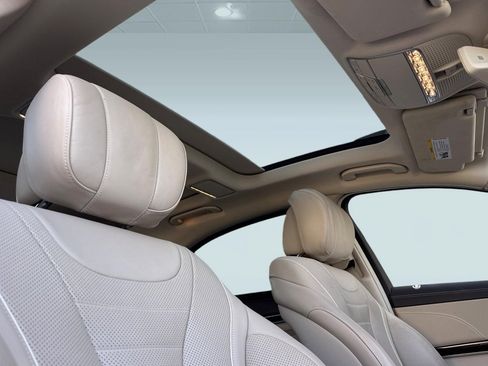 Used 2019 Mercedes-Benz S 560 Sedan image 12