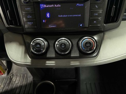 Used 2013 Toyota RAV4 LE image 21